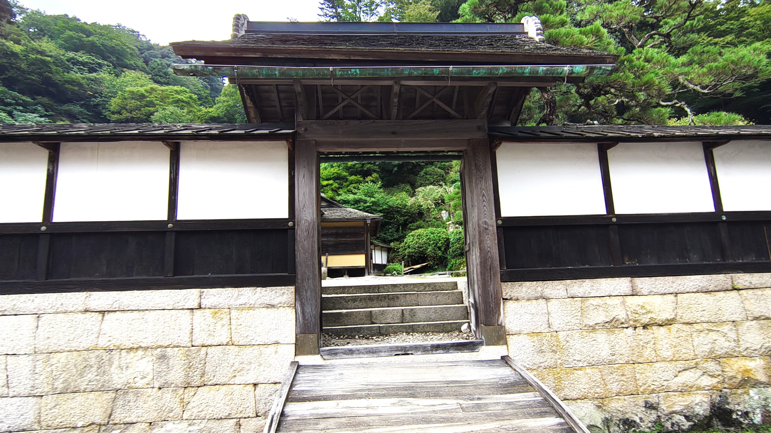 奥出雲の櫻井家住宅・可部屋集成館の門